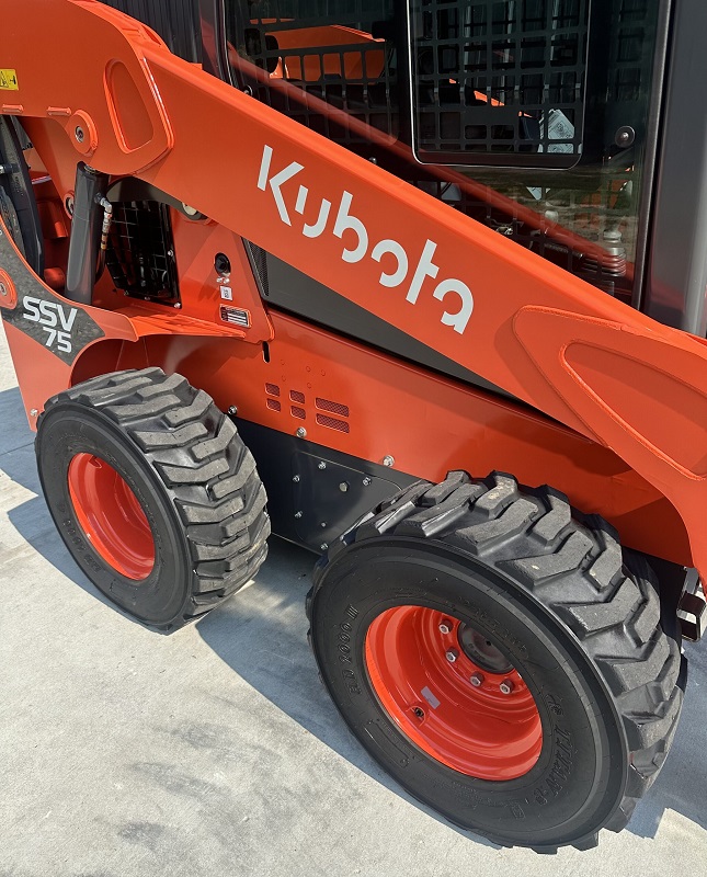 2023 Kubota SSV75 Skid Steer